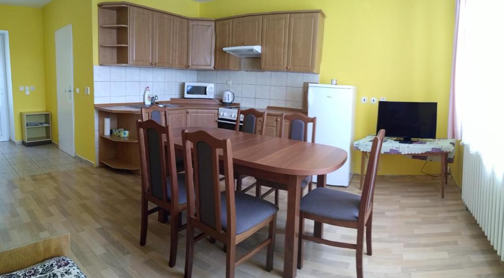 Apartman Utvina room 5